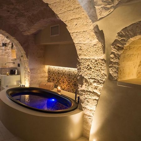 La Mandorla Luxury Trullo Bed & Breakfast Alberobello Exterior photo