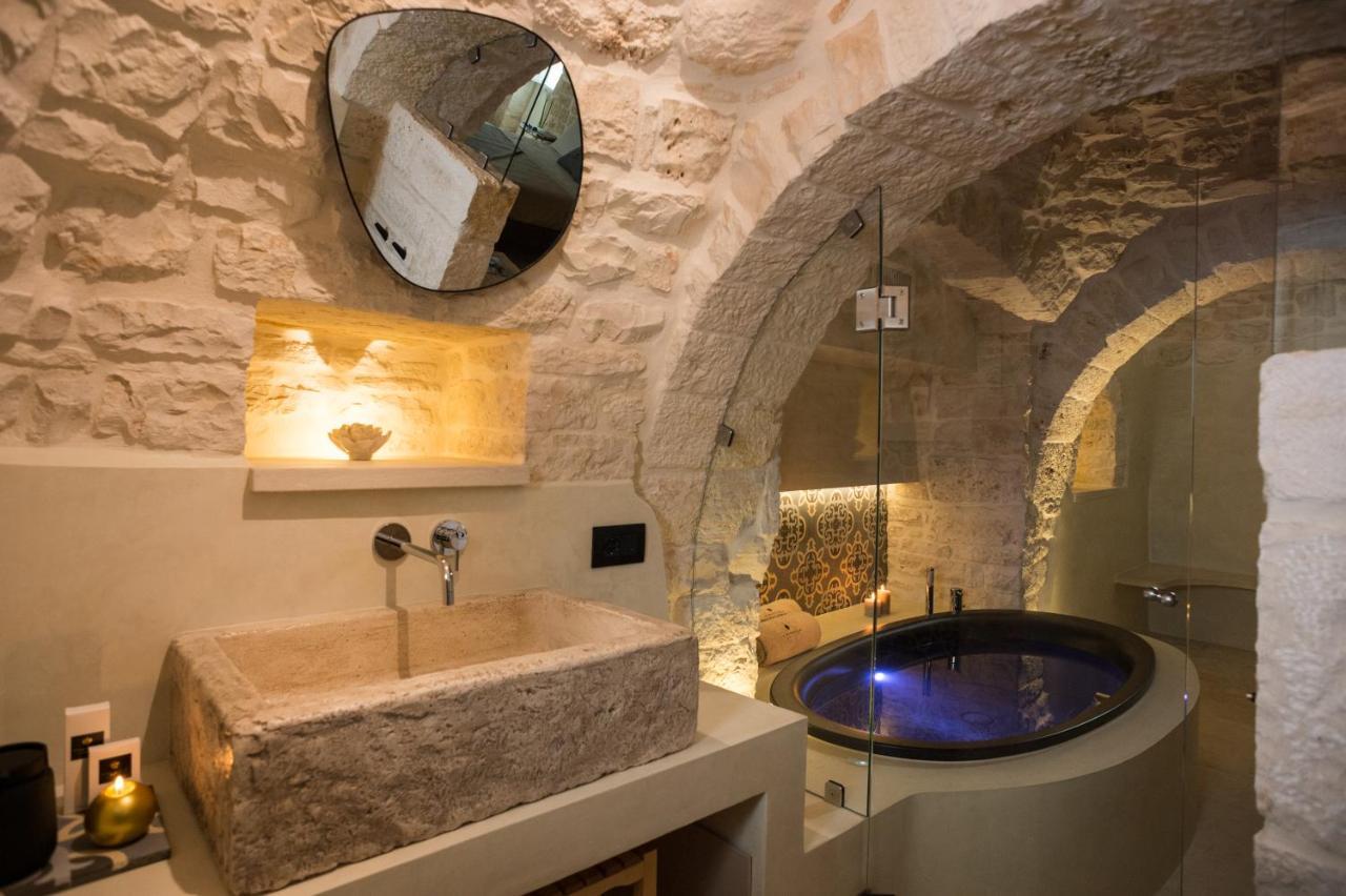 La Mandorla Luxury Trullo Bed & Breakfast Alberobello Exterior photo