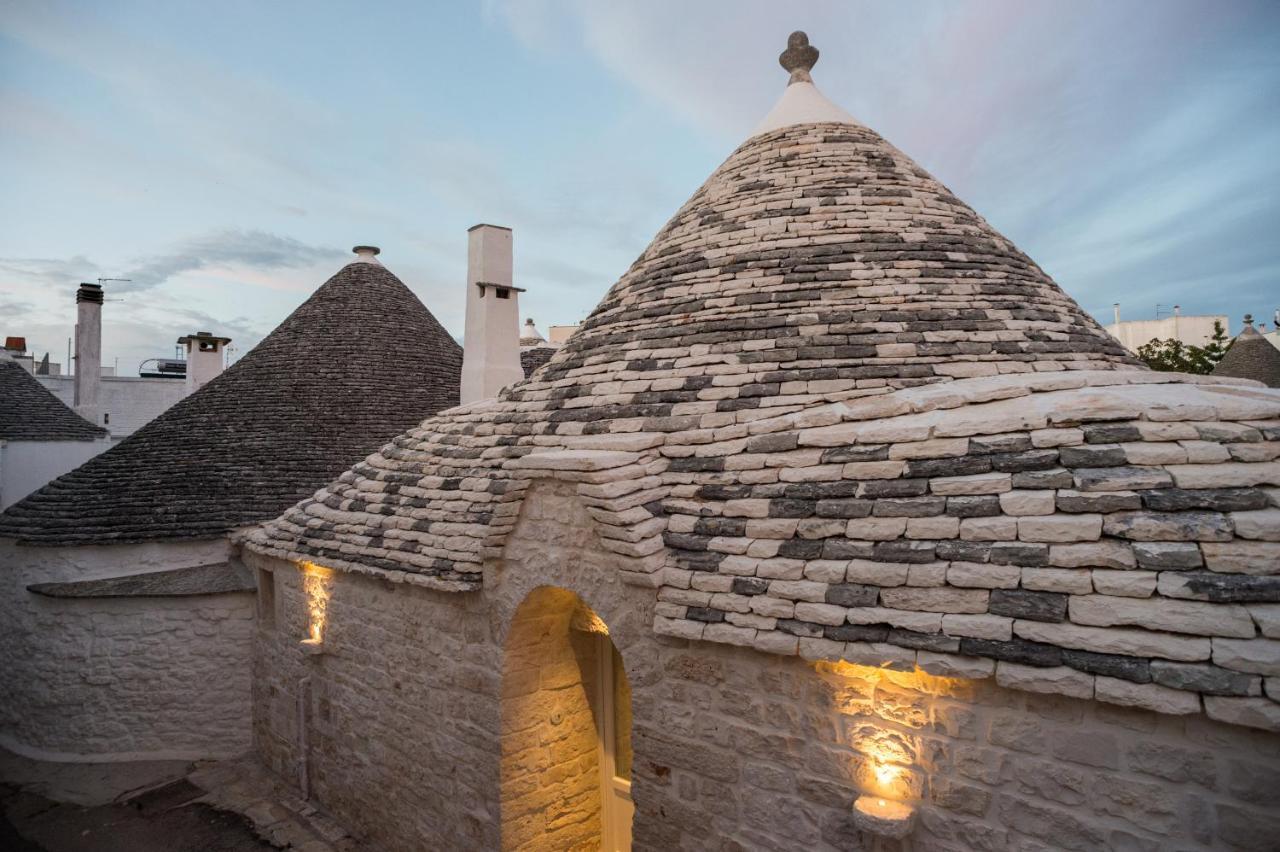 La Mandorla Luxury Trullo Bed & Breakfast Alberobello Exterior photo