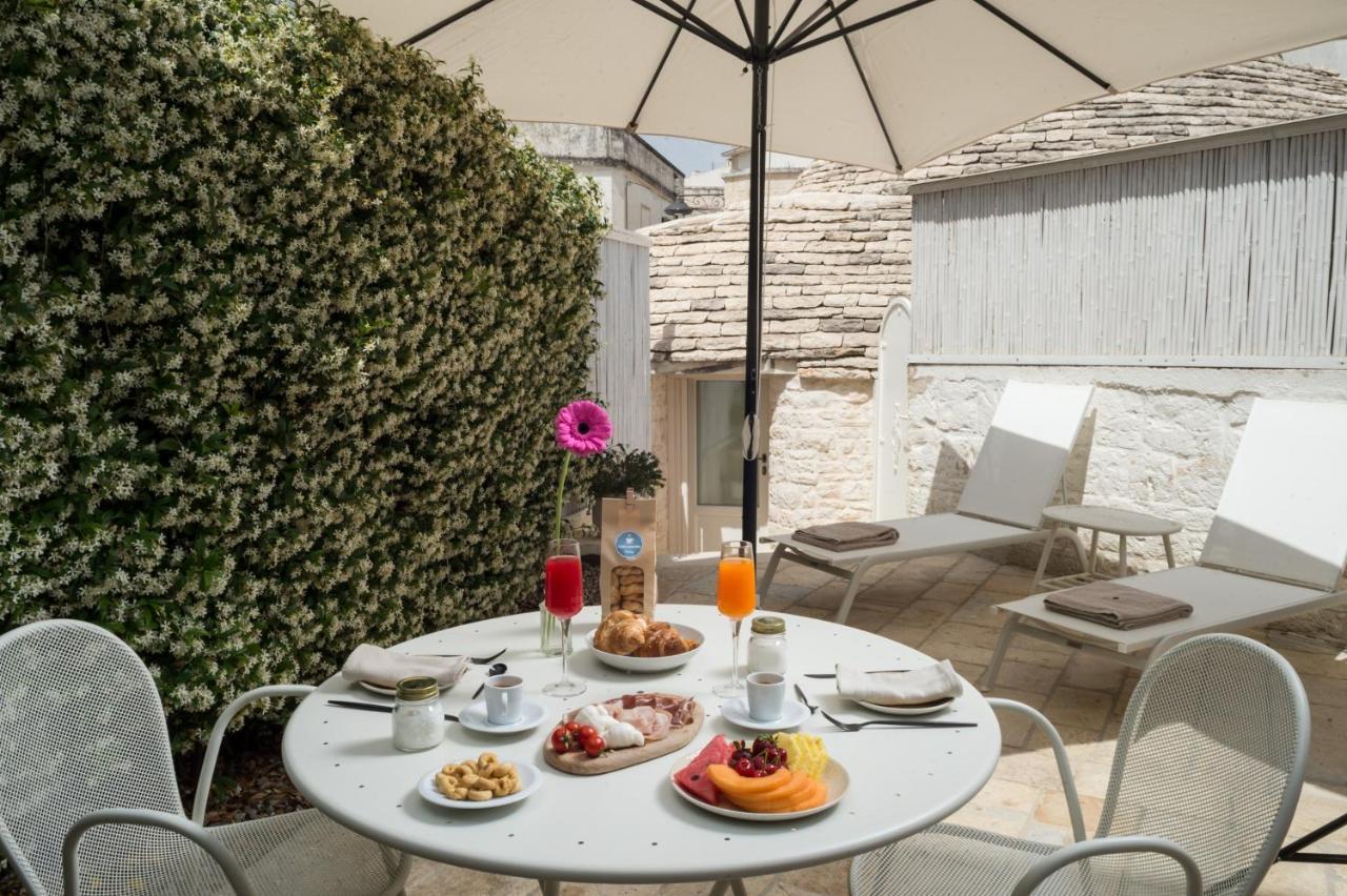 La Mandorla Luxury Trullo Bed & Breakfast Alberobello Exterior photo