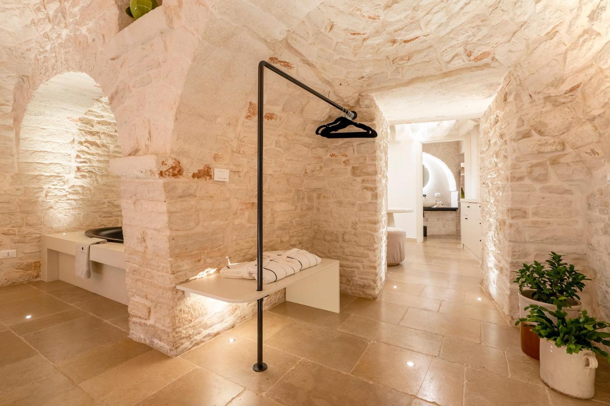 La Mandorla Luxury Trullo Bed & Breakfast Alberobello Exterior photo