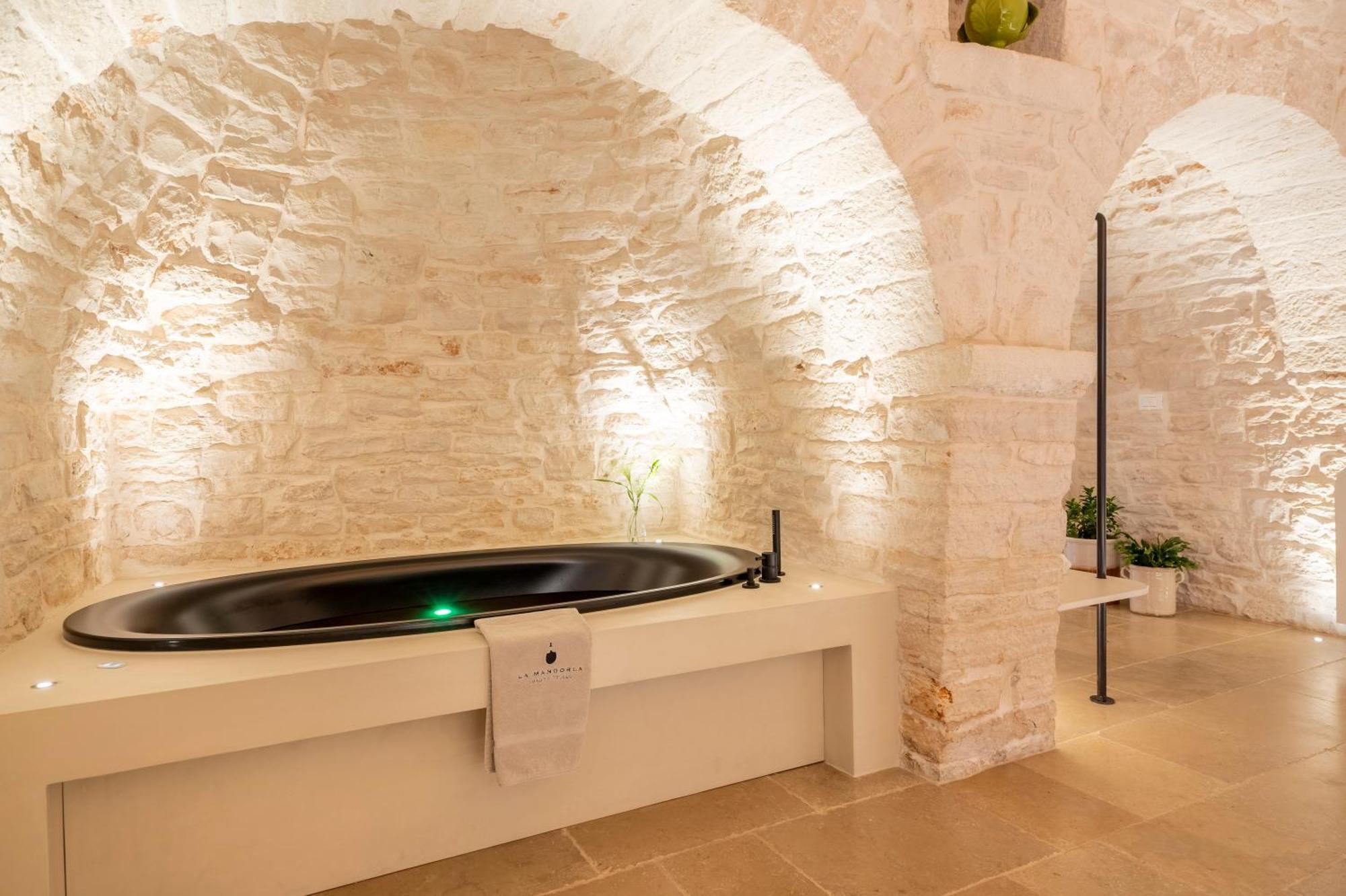 La Mandorla Luxury Trullo Bed & Breakfast Alberobello Exterior photo
