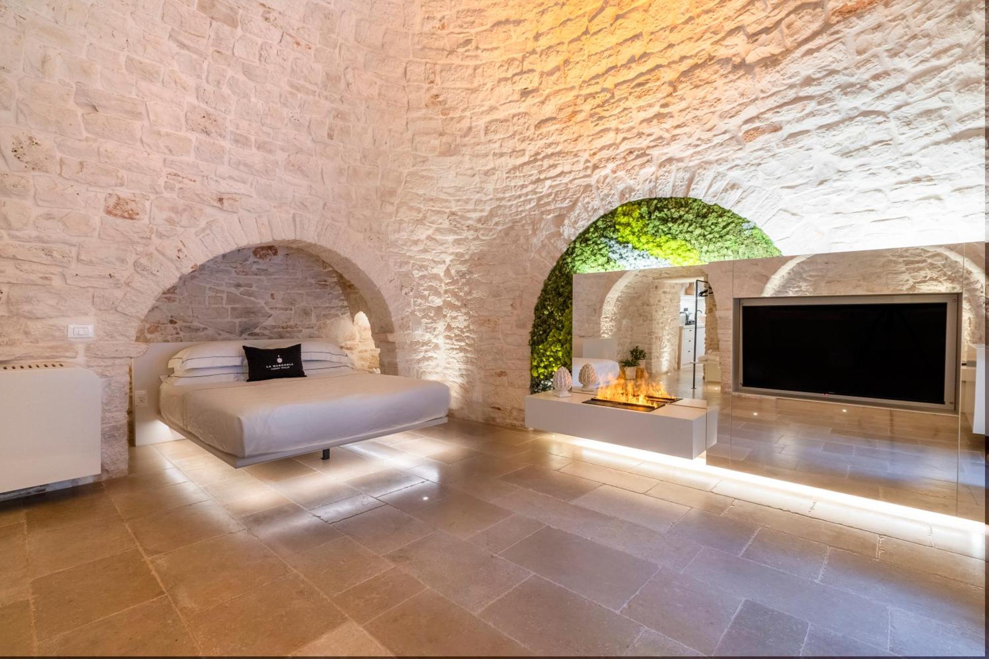 La Mandorla Luxury Trullo Bed & Breakfast Alberobello Exterior photo