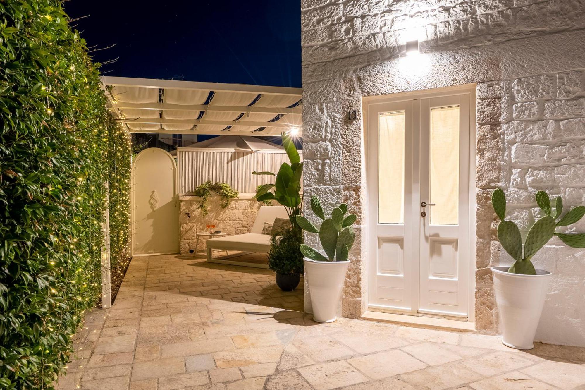 La Mandorla Luxury Trullo Bed & Breakfast Alberobello Exterior photo
